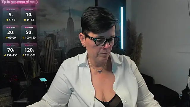 Snapshot of ninarandmann chatting on September 15, 2025, 4:29 pm ninarandmann online show from September 15, 2025, 4:29 pm