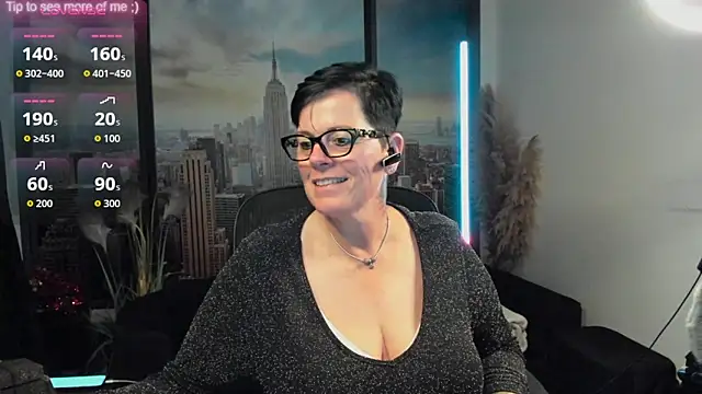 Snapshot of ninarandmann chatting on September 17, 2025, 5:47 pm ninarandmann online show from September 17, 2025, 5:47 pm