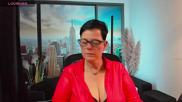 Snapshot of ninarandmann chatting on October 27, 2025, 5:39 pm ninarandmann online show from October 27, 2025, 5:39 pm