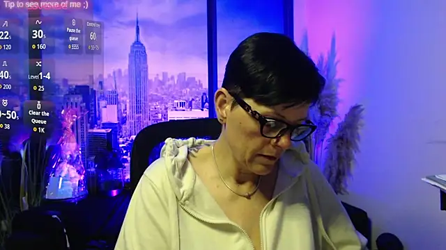 ninarandmann online show from May 5, 2026, 4:04 pm