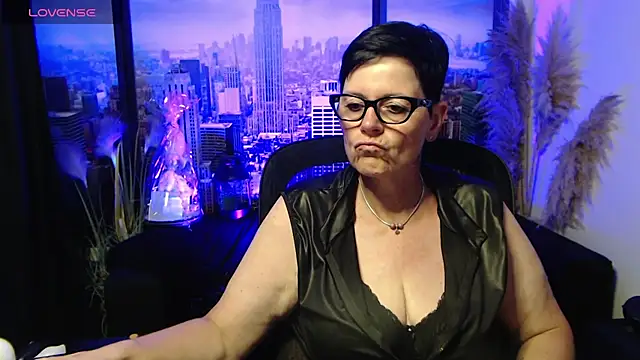 ninarandmann online show from June 25, 2026, 4:55 pm