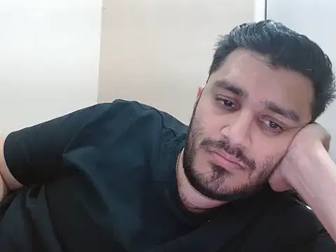 Snapshot of robintoit chatting on March 28, 2026, 7:46 pm robintoit online show from March 28, 2026, 7:46 pm