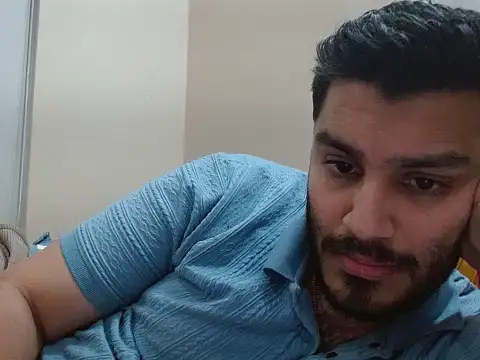 Snapshot of robintoit chatting on April 4, 2026, 12:02 pm robintoit online show from April 4, 2026, 12:02 pm
