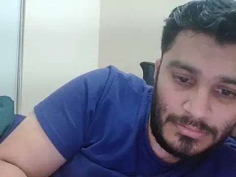 Snapshot of robintoit chatting on April 9, 2026, 4:23 pm robintoit online show from April 9, 2026, 4:23 pm