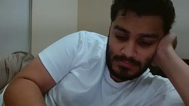 Snapshot of robintoit chatting on April 11, 2026, 6:12 pm robintoit online show from April 11, 2026, 6:12 pm