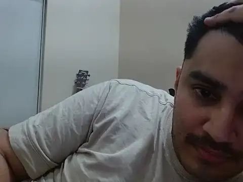 Snapshot of robintoit chatting on April 16, 2026, 5:03 pm robintoit online show from April 16, 2026, 5:03 pm