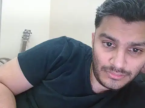 Snapshot of robintoit chatting on April 25, 2026, 3:42 pm robintoit online show from April 25, 2026, 3:42 pm