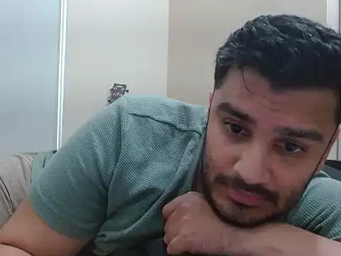 Snapshot of robintoit chatting on May 1, 2026, 3:00 am robintoit online show from May 1, 2026, 3:00 am