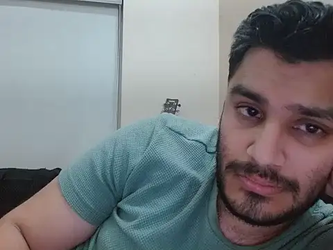 Snapshot of robintoit chatting on May 9, 2026, 8:03 pm robintoit online show from May 9, 2026, 8:03 pm
