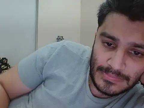 Snapshot of robintoit chatting on May 11, 2026, 5:43 pm robintoit online show from May 11, 2026, 5:43 pm
