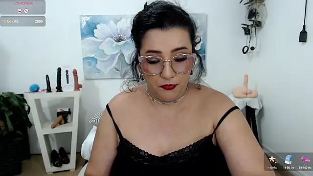 mom hot   online show from February 3, 2025, 2:58 am