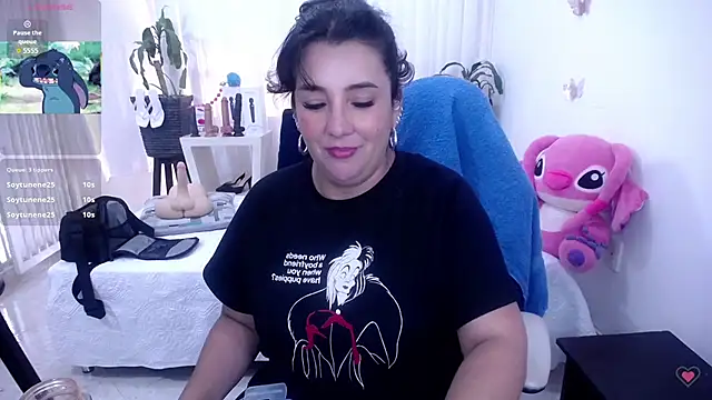 mom hot   online show from July 5, 2026, 9:00 pm