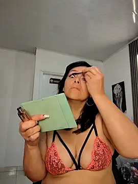 Snapshot of Natasha_milf__ chatting on November 3, 2025, 2:18 pm Natasha milf online show from November 3, 2025, 2:18 pm