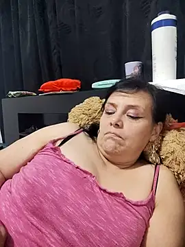 Snapshot of Natasha_milf__ chatting on November 6, 2025, 12:33 am Natasha milf online show from November 6, 2025, 12:33 am