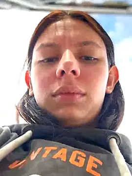 Snapshot of Bonniepark chatting on October 1, 2025, 1:06 pm Bonniepark online show from October 1, 2025, 1:06 pm