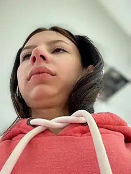 Snapshot of Bonniepark chatting on October 27, 2025, 12:42 pm Bonniepark online show from October 27, 2025, 12:42 pm