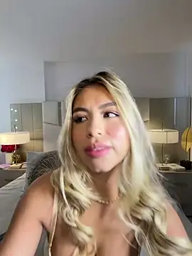 Snapshot of _laura_02 chatting on February 9, 2026, 5:06 pm laura 02 online show from February 9, 2026, 5:06 pm