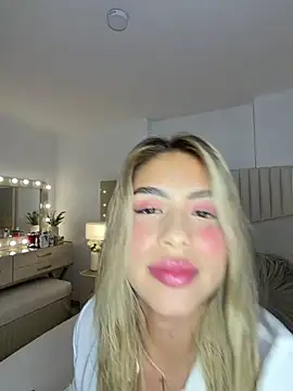 Snapshot of _laura_02 chatting on February 19, 2026, 11:34 pm laura 02 online show from February 19, 2026, 11:34 pm