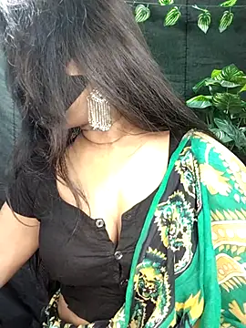 Idhika Paul online show from November 19, 2025, 12:27 pm