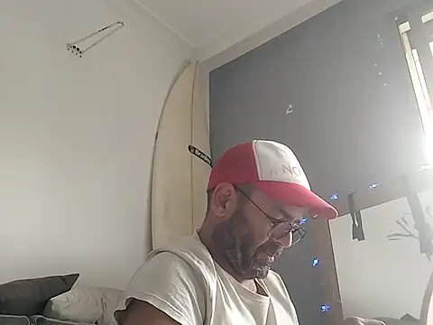 DJUX online show from February 19, 2025, 11:06 am