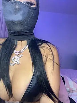 Snapshot of kamila_french chatting on October 7, 2025, 9:12 pm kamila french online show from October 7, 2025, 9:12 pm