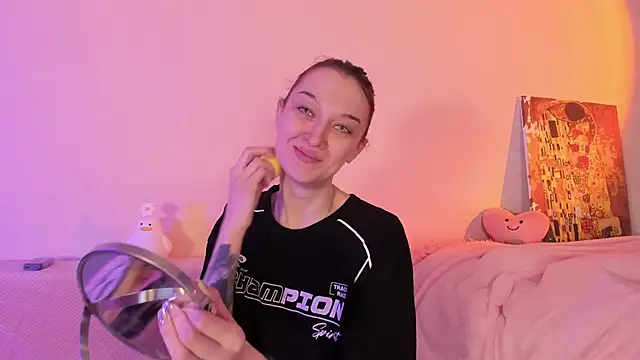 CrystalRey online show from February 3, 2025, 4:04 am