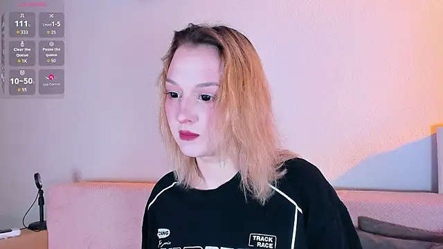 Snapshot of CrystalRey chatting on March 11, 2026, 8:20 am CrystalRey online show from March 11, 2026, 8:20 am