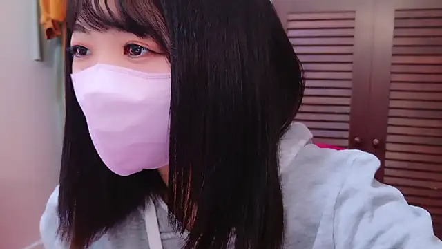Minami San online show from September 13, 2025, 5:57 pm