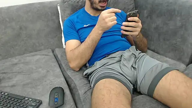 Naughtb0y online show from January 4, 2025, 4:32 pm