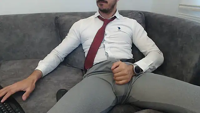 Naughtb0y online show from May 3, 2026, 11:27 am