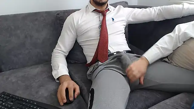 Naughtb0y online show from July 10, 2026, 10:40 am