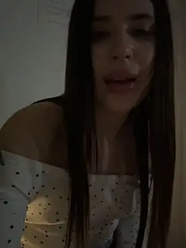 Milkissss online show from April 26, 2026, 7:44 pm