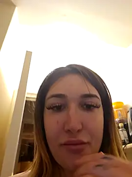 Icy  Diamond online show from March 26, 2026, 8:03 pm