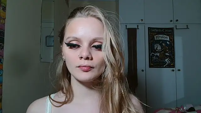 CherrysGotCakes online show from December 26, 2024, 6:43 pm