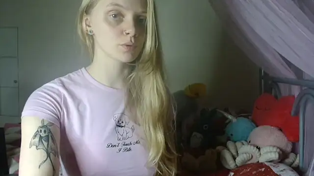 CherrysGotCakes online show from January 2, 2025, 5:39 pm