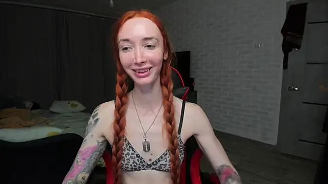 Roxy Silver online show from November 4, 2025, 9:58 pm