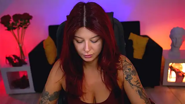 NicoleMun online show from October 14, 2025, 12:50 pm