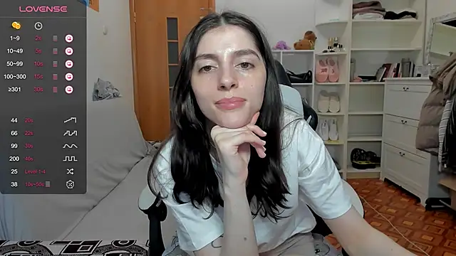 broosnica1 online show from April 25, 2026, 1:52 pm