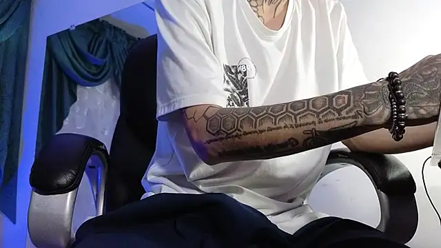 Stuart Boy  online show from February 24, 2025, 4:05 am