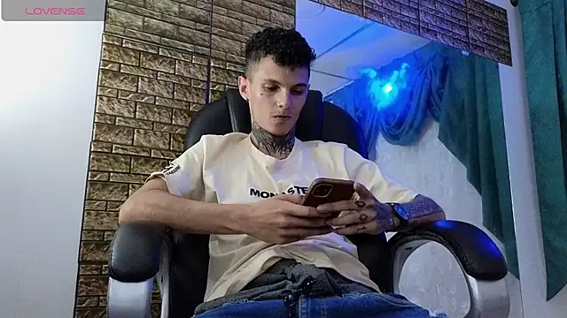 Stuart Boy  online show from September 14, 2025, 3:49 am