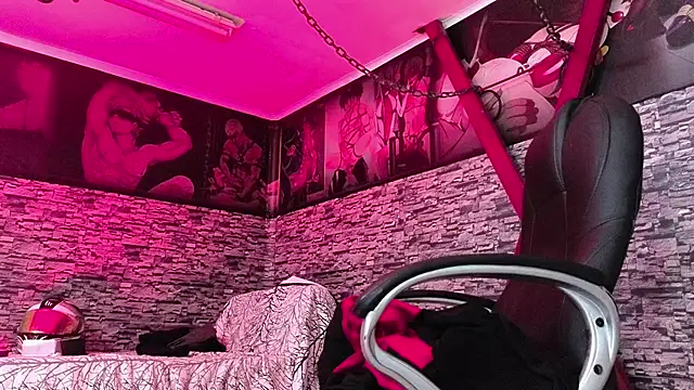 Stuart Boy  online show from October 7, 2025, 4:53 am