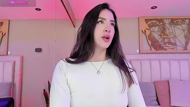  AlejaCruz  online show from December 1, 2025, 7:19 pm