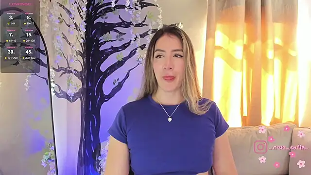  AlejaCruz  online show from May 7, 2026, 7:30 pm