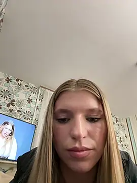 Snapshot of adel_secret chatting on April 5, 2026, 7:44 pm adel secret online show from April 5, 2026, 7:44 pm