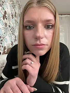 Snapshot of adel_secret chatting on April 11, 2026, 7:29 pm adel secret online show from April 11, 2026, 7:29 pm