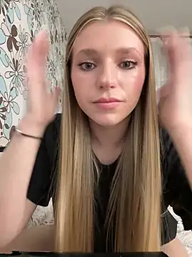 Snapshot of adel_secret chatting on April 22, 2026, 8:32 pm adel secret online show from April 22, 2026, 8:32 pm