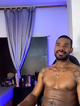 Snapshot of Ganiimedes chatting on October 14, 2025, 7:36 pm Ganiimedes online show from October 14, 2025, 7:36 pm