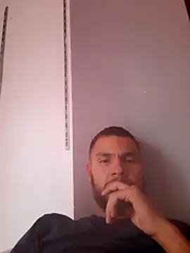 Snapshot of Chofle1 chatting on May 2, 2026, 2:44 pm Chofle1 online show from May 2, 2026, 2:44 pm
