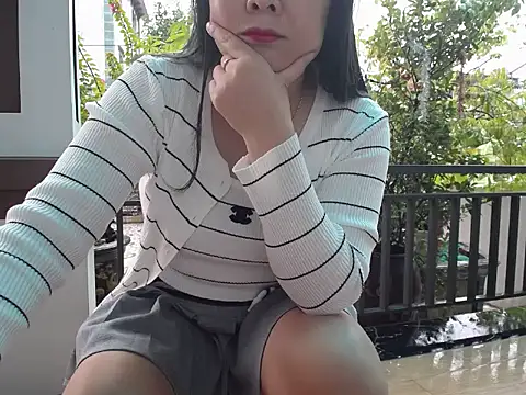 Snapshot of Nanaly_Sweet chatting on November 1, 2025, 12:23 am Nanaly Sweet online show from November 1, 2025, 12:23 am