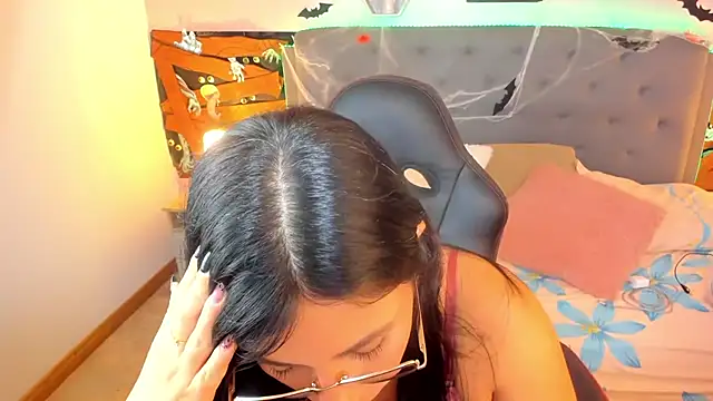 Latin Rachell3 online show from October 18, 2025, 10:43 pm